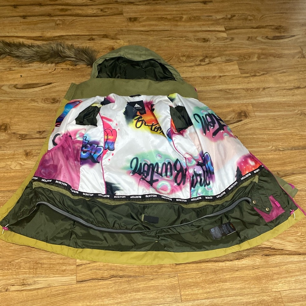 BURTON DRYRIDE SNOWBOARDING JACKET w removable fur trim